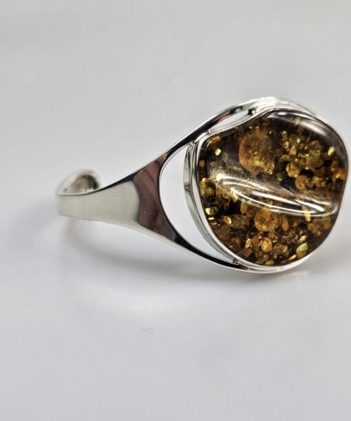 Sidabrinė žalio gintaro apyrankė