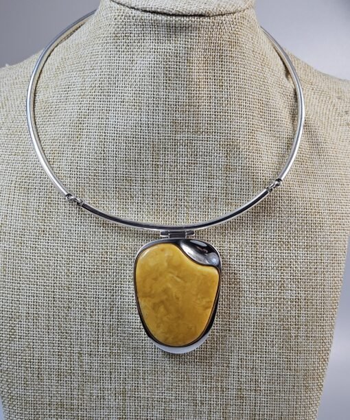 Karališkas baltas gintaras su sidarbu Dovana mamai Dovana žmonai