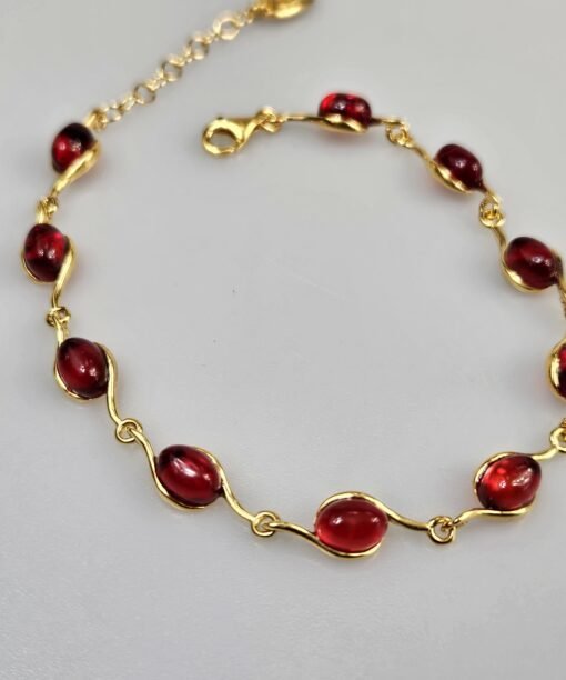 Raudono gintaro apyrankė, auksas ir gintaras