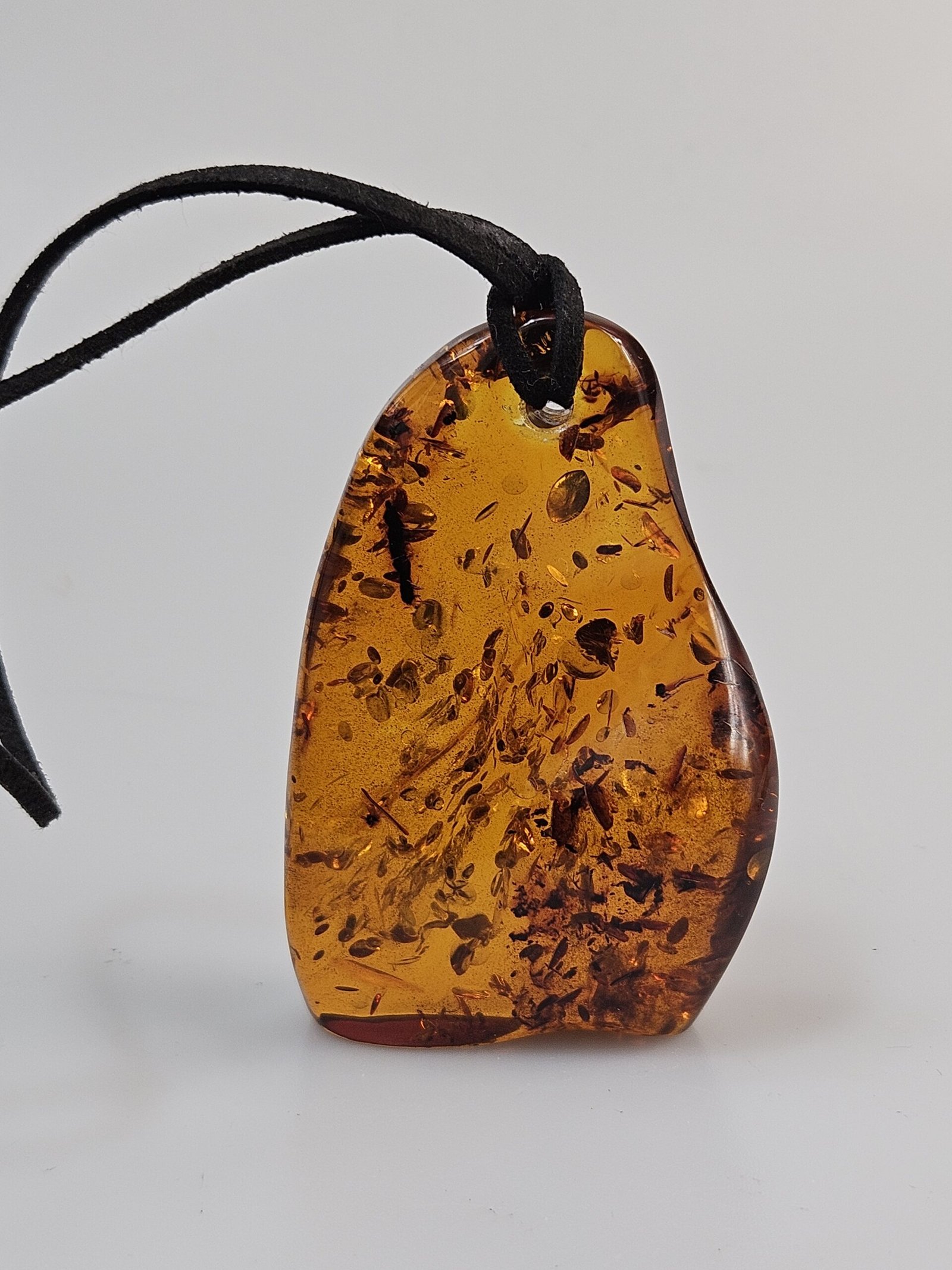 Gintarinis pakabukas natūralus neapdirbtas gintaras