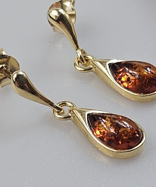 Auskarai auksiniai Kovo 8-osios proga